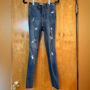 Hollister High Rise Super Skinny Destroyed Denim Jean in 00S